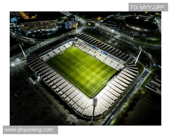 足球明星与球队风采全景展示，尽览绿茵场上的传奇与荣耀